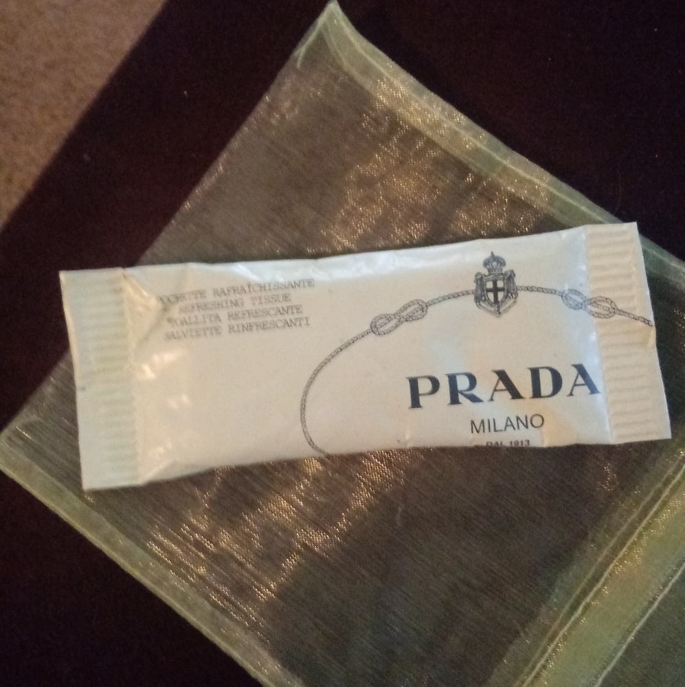Prada Wipes(Authentic)